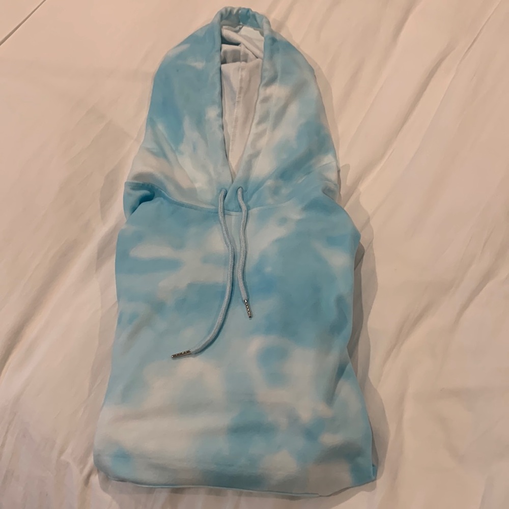 BRAND: OrderPlus — SIZE: SMALL — COLOR: BLUE WHITE TIE-DYE